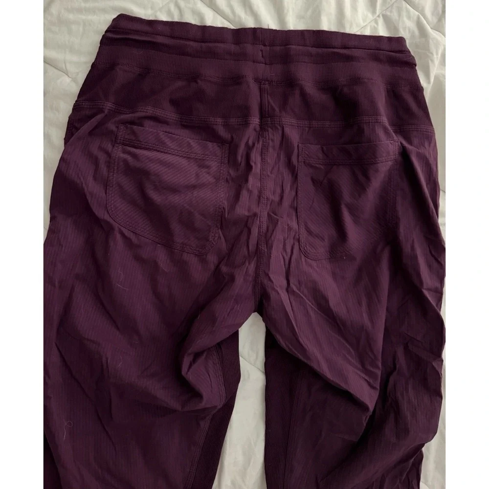 Lululemon Dance Studio Pants 2 Back Pockets Burgundy Women's Size 6